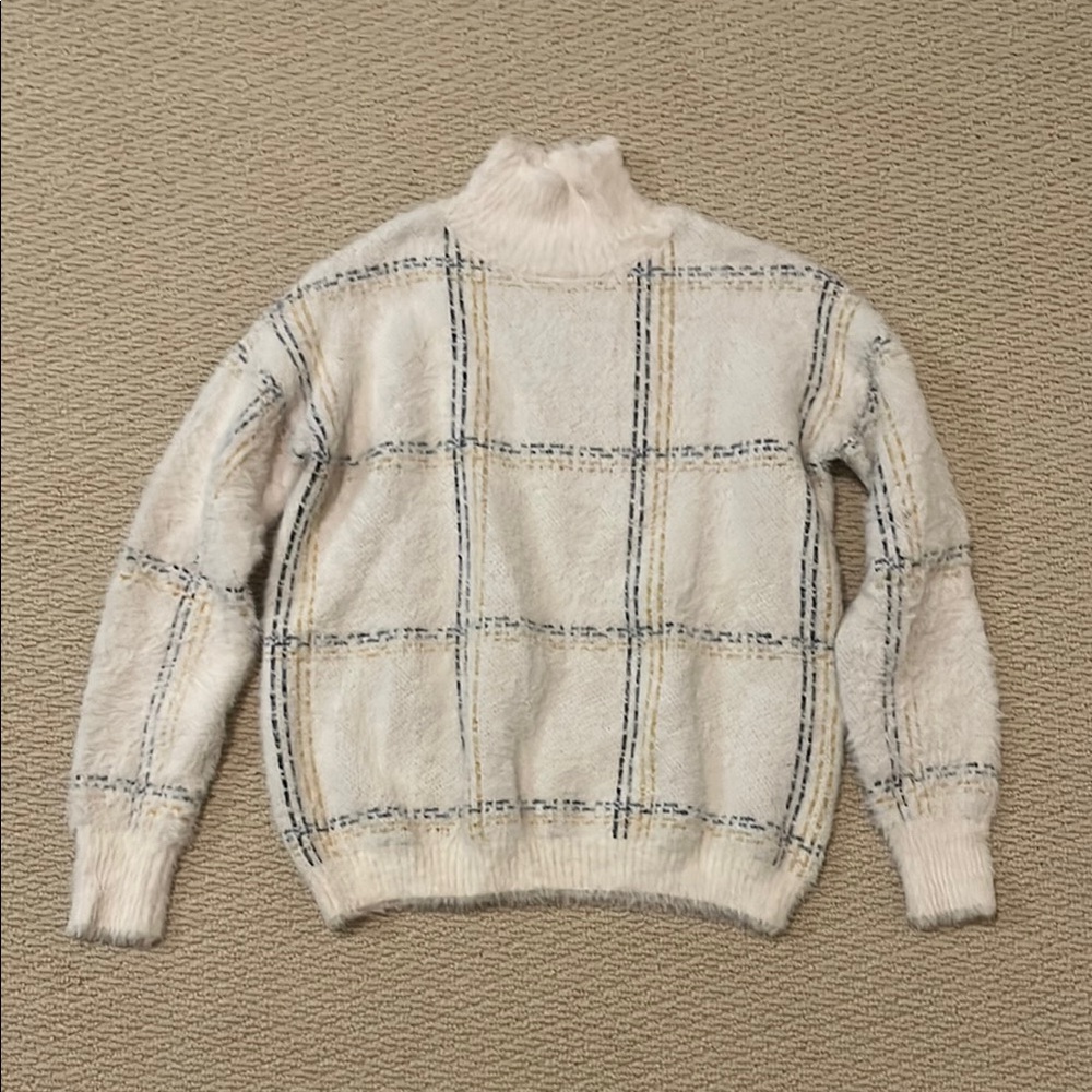 Suzy Shier | Plaid Patterned Fuzzy Turtleneck Sweater